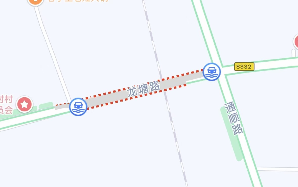 从这个图片中能获得两个知识点：1，北京雨下的是真大；2，龙塘路不是白叫的，一下雨