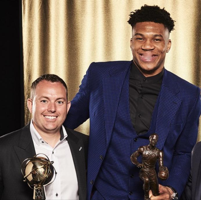 决裂实锤！字母哥与雄鹿管理层零沟通，未参与选帅，时代终结

据名记 Shams 