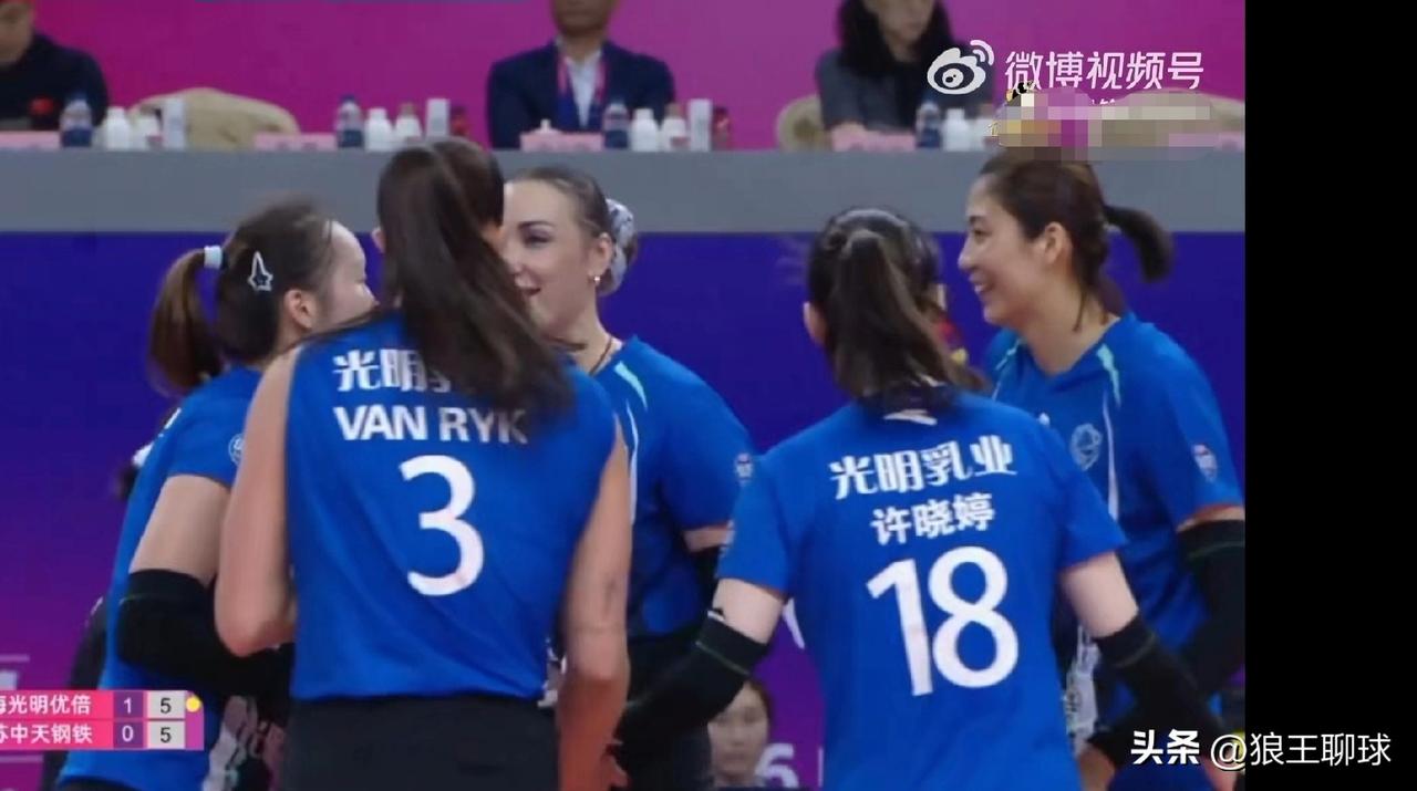 【两点副争锋：高意背飞制胜，万梓玥稳守，今晚决胜谁能破局？】
 
昨晚排超决赛次