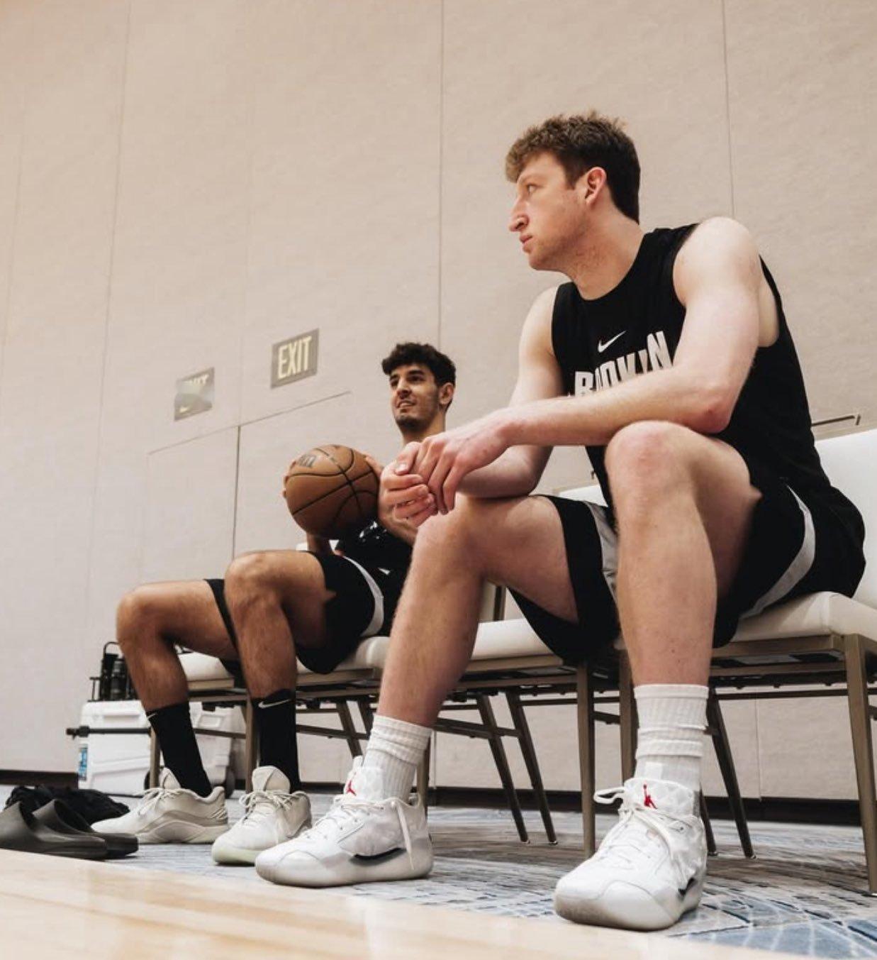 长岛篮网惨败缅因凯尔特人沃尔夫22分9篮板3助攻2失误，15中8，三分7中3特劳