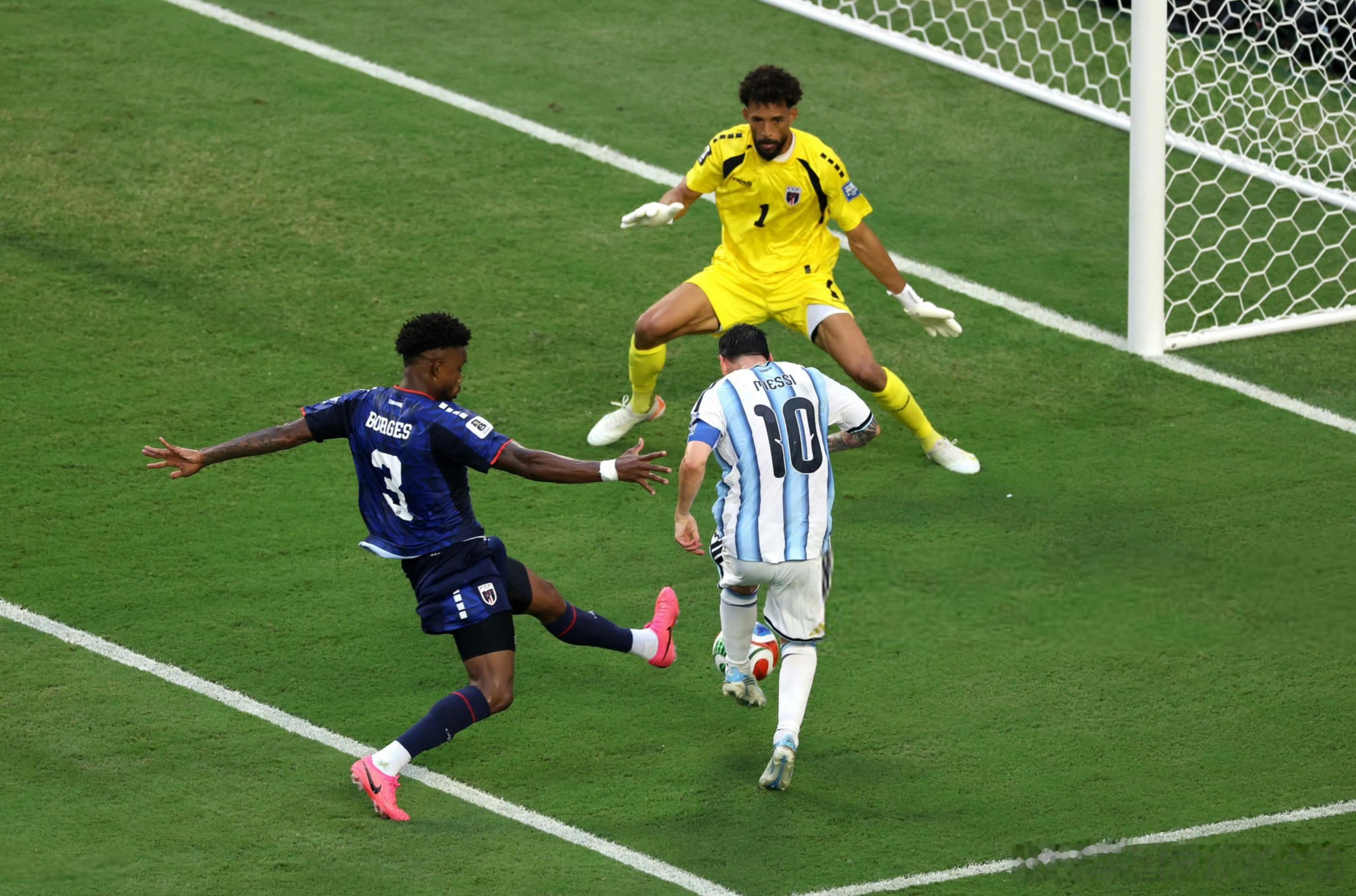 阿根廷vs佛得角世界杯 这球忽然让我想起来98年世界杯阿根廷对荷兰的那场球，荷兰
