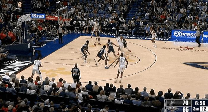 投不进还能补！告诉我文班亚马怎么防？
在今天NBA常规赛马刺对阵鹈鹕的第三节比赛
