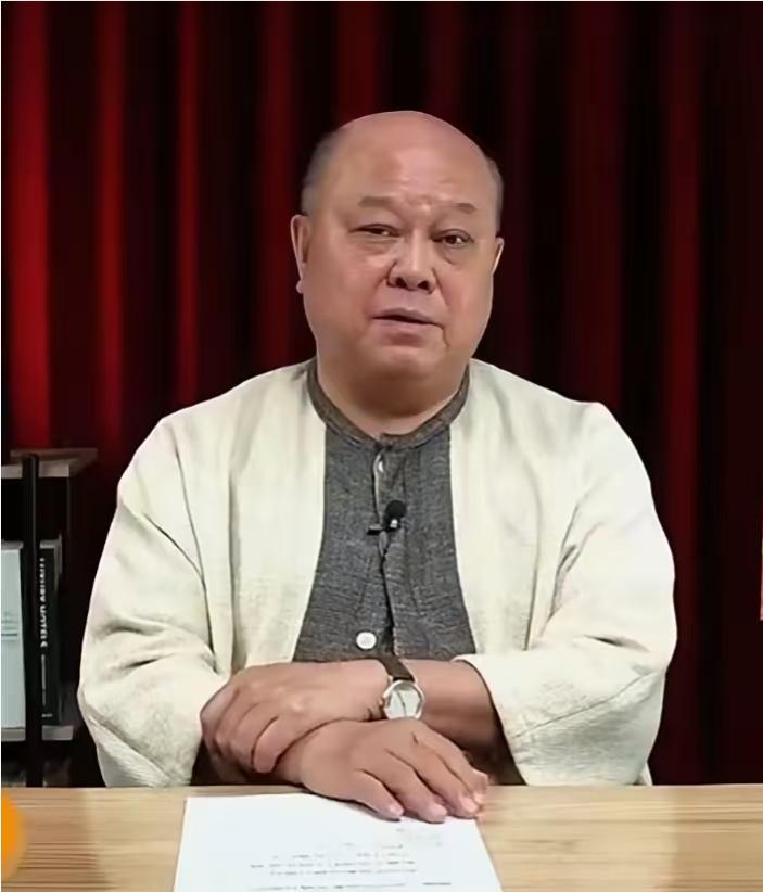 针对郑丽文最近的行为，新党副主席李胜峰给出了高度评价！他表示，现在郑丽文现如今所