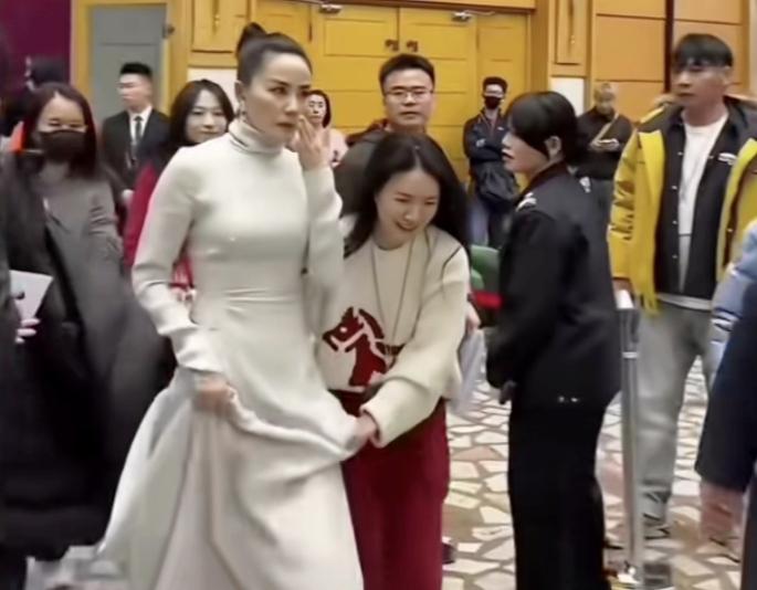 今年春晚上，她唱的究竟好听不好听？！