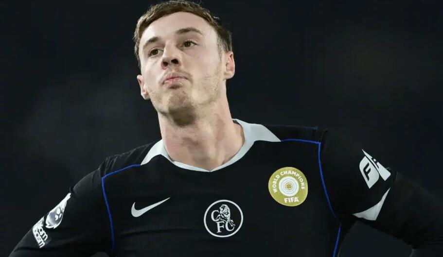 前法国国脚勒伯夫接受Goal采访时表示，帕尔默现在要好好在切尔西发展，不能想着去