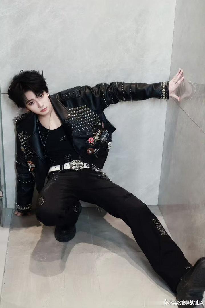 经纪人综艺拟邀陈丽君穆祉丞 陈丽君从越剧舞台走到综艺，穆祉丞从偶像舞台走到职场真