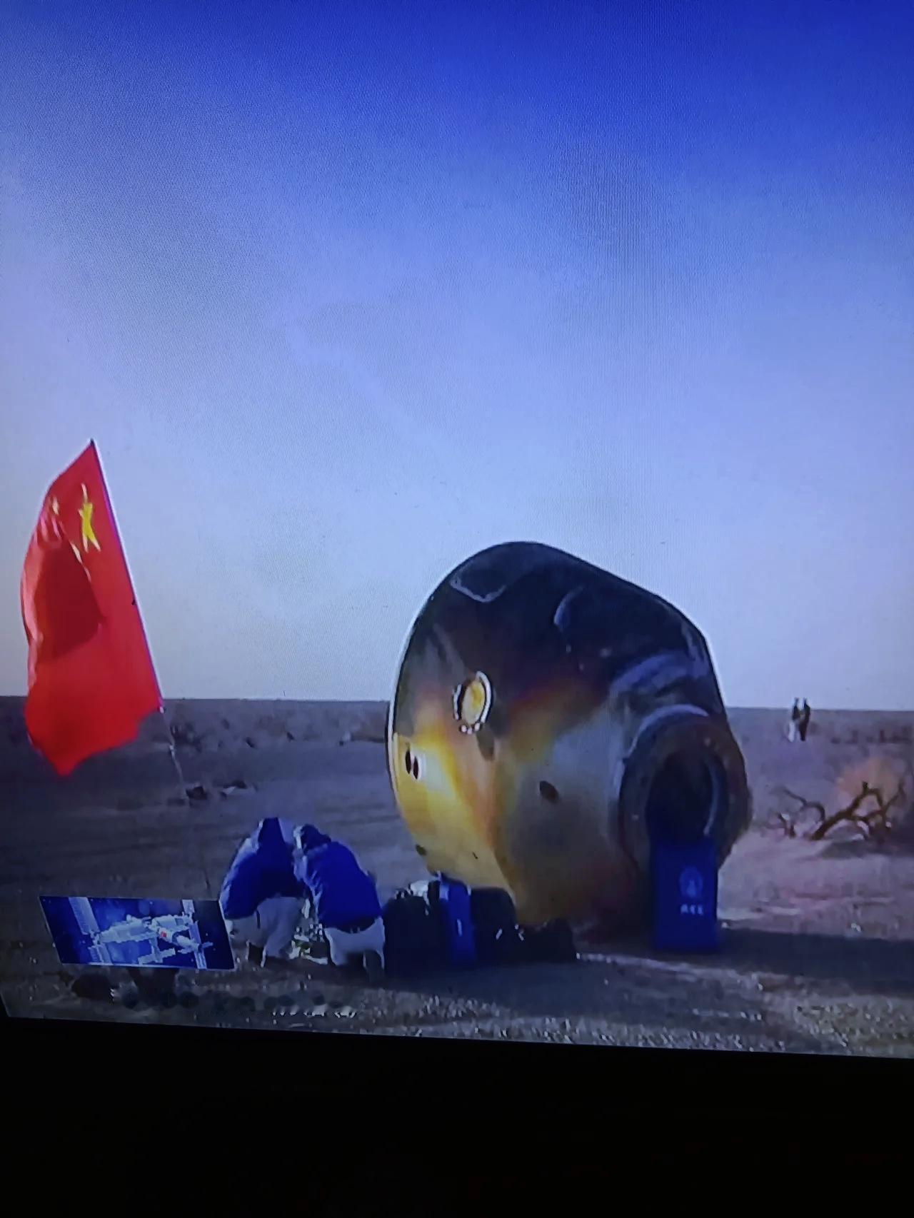 为中国科技点赞！神舟英雄平安归来
 
神舟二十号乘组搭乘神舟二十一号飞船，顺利返