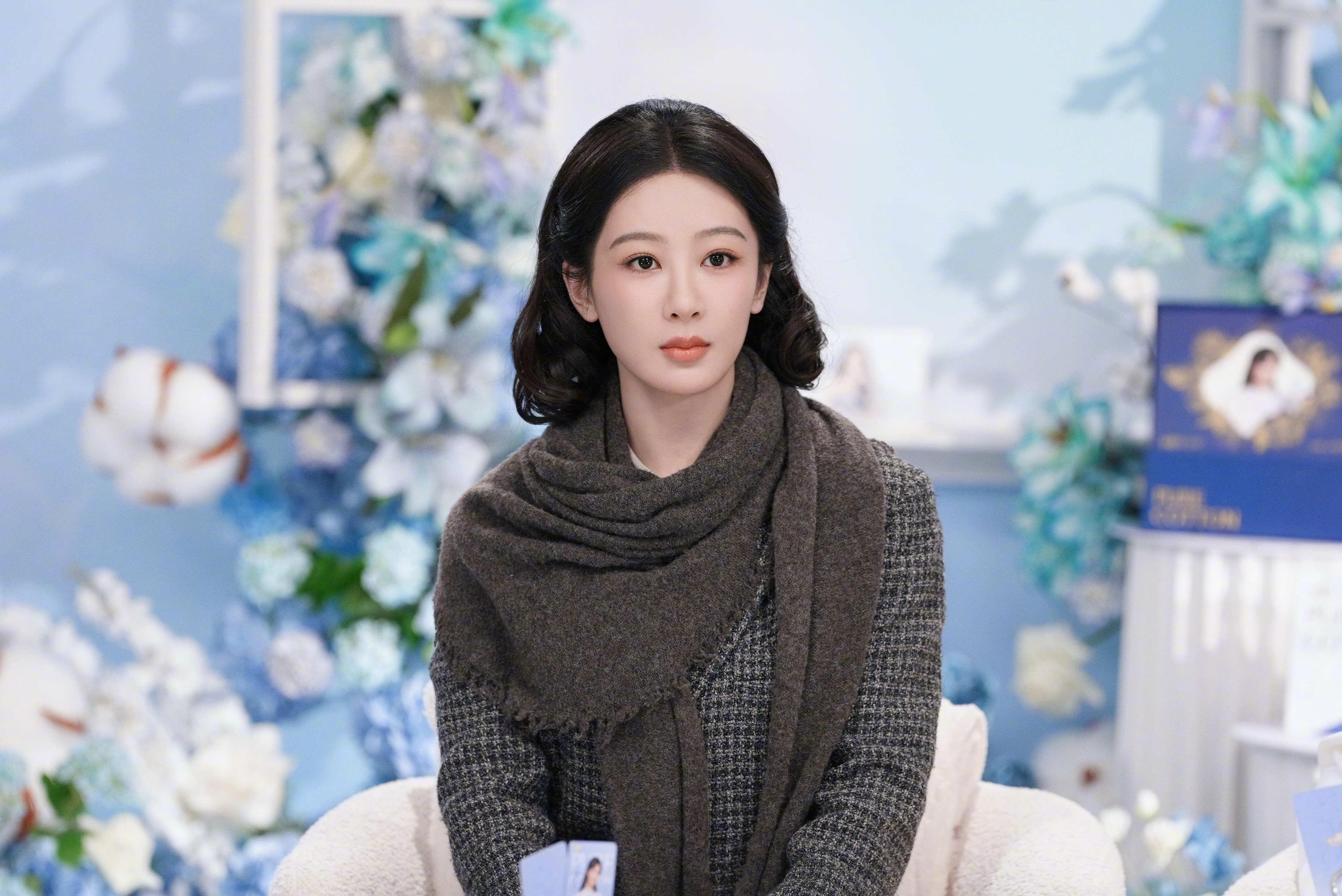 #早安咪语##杨紫爱自己少吃多睡戒色#活人感满满，可爱有趣又智慧的紫妹谁能不爱早