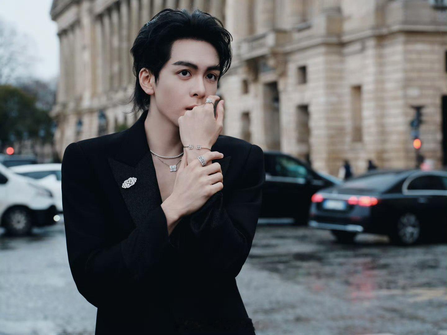 曾舜晞工作室出图，矜贵曾舜晞闪耀巴黎！