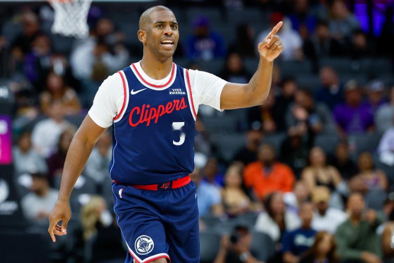 薪资专家Bobby Marks发推谈到保罗。该记者写道：“如今双向合同转正已不多