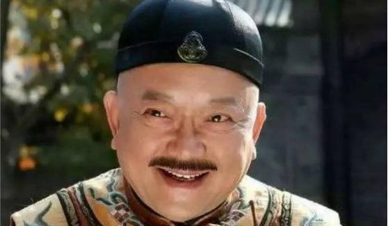 穷酸清官回乡怕受人讥笑，特意装满五箱砖头撑面子，乾隆皇帝却说换成真金白银如何
1