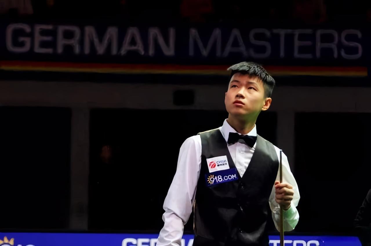 巡回锦标赛决赛，赵心童与世界第一特鲁姆普狭路相逢，赛制19局10胜。第一阶段结束