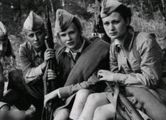 二战结束后，苏联男女比例严重失衡，嫁不出去的姑娘一抓一大把。这时候，政府想了一个