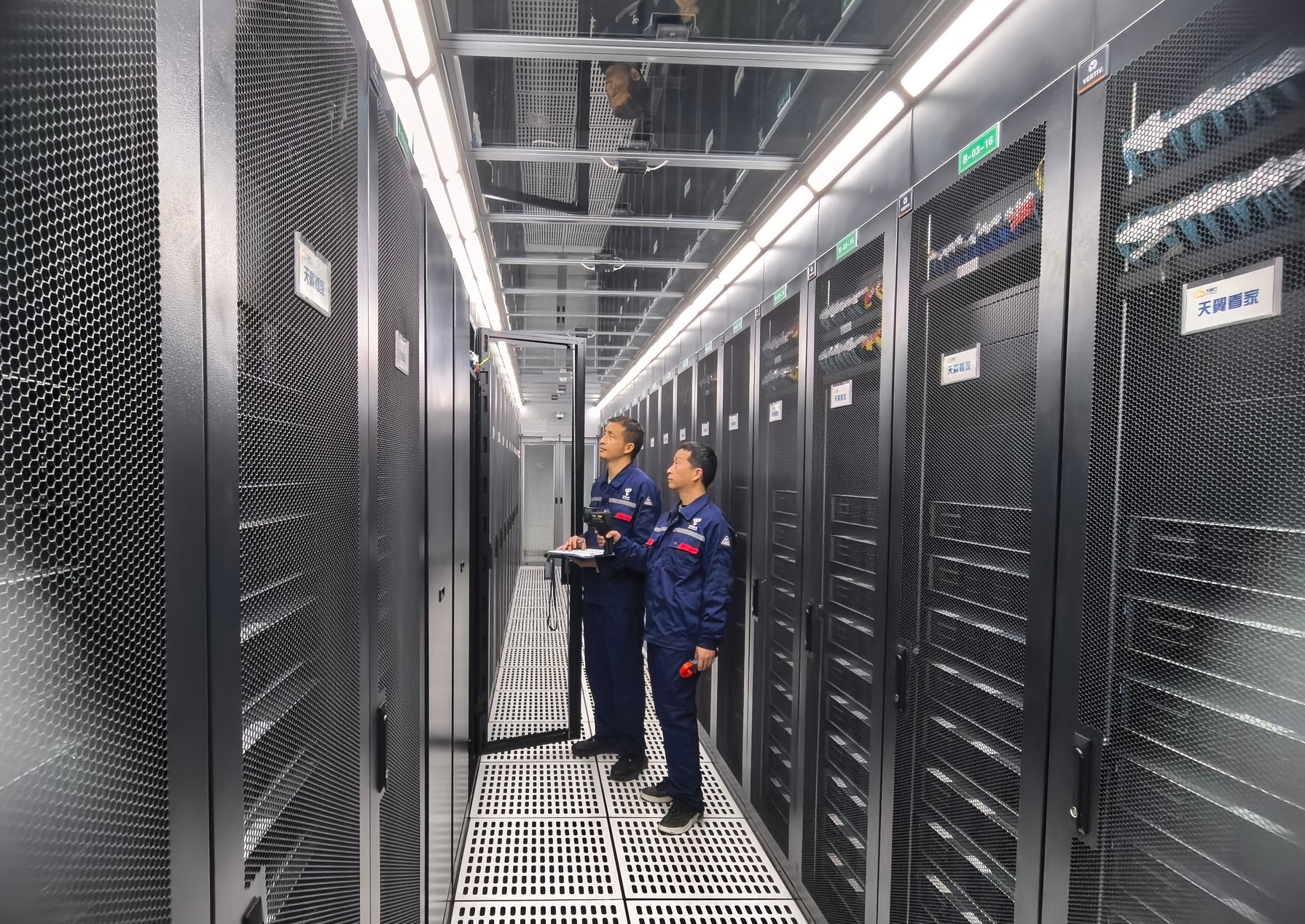 【我国启动#人工智能大模型IPv6能力提升专项行动# 】据央视新闻报道，记者今天