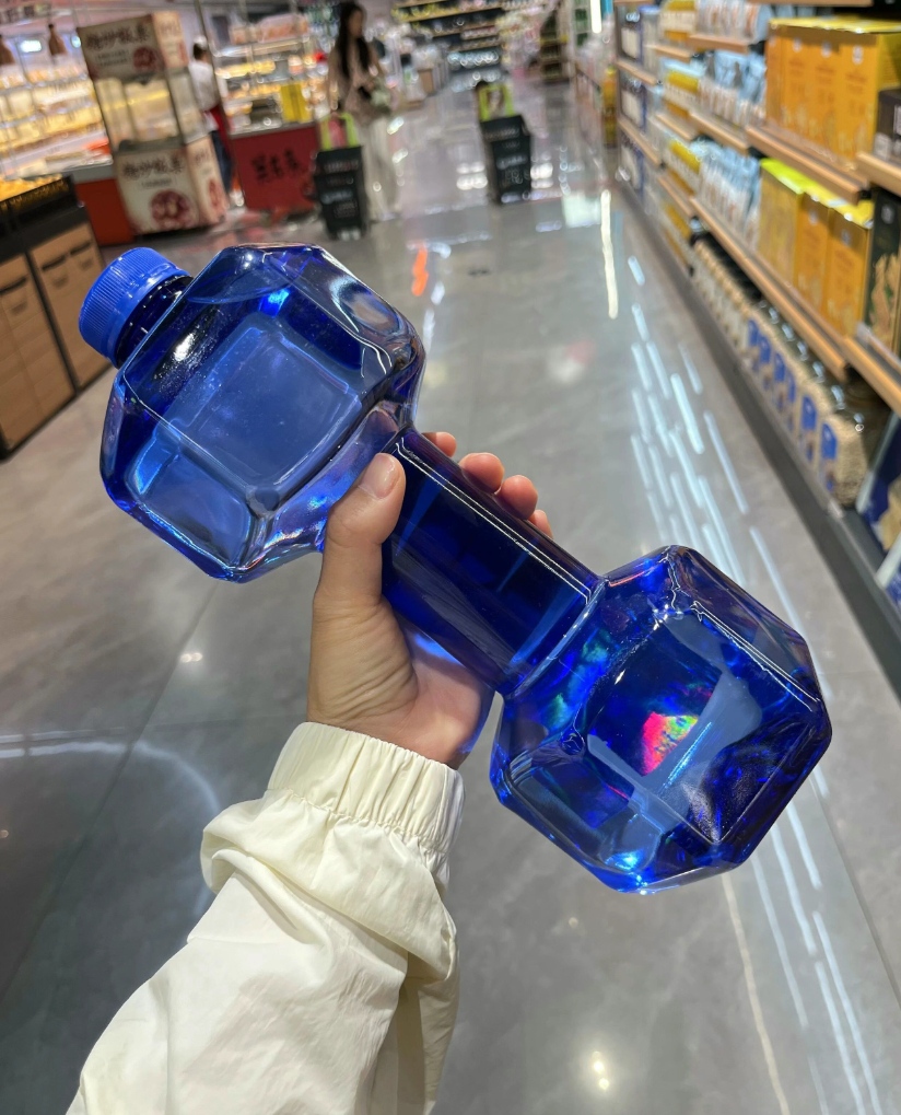 车若初见 莫名可爱，边逛街边健身是吧