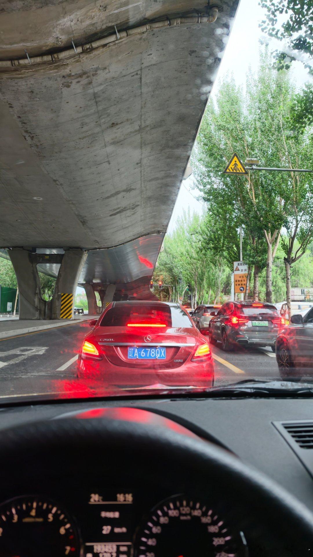 这雨下得真是揪心，希望演唱会开始前就不要下了，蔡晴发力 沈阳