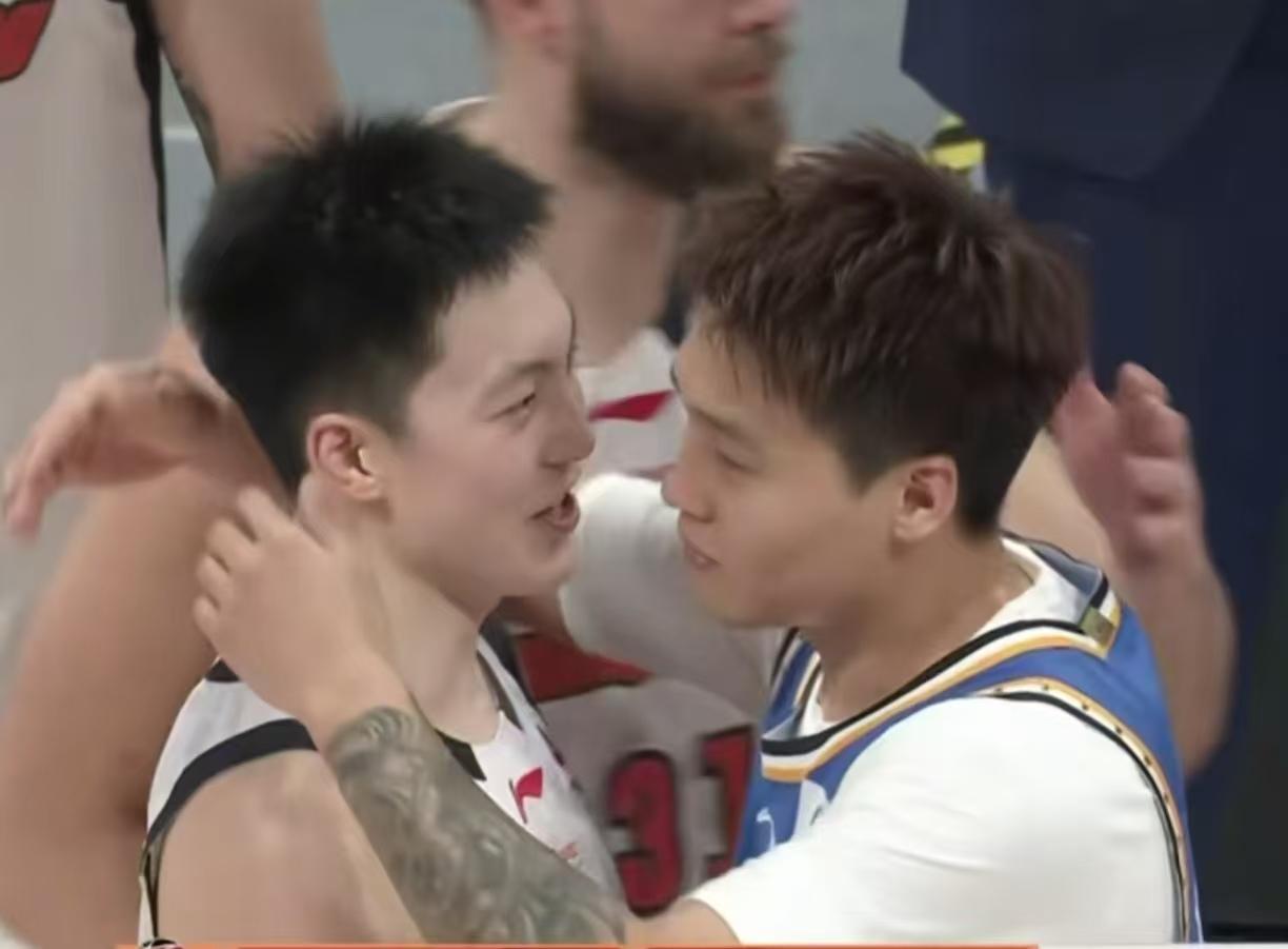 广东、辽宁、北京山西等几支球队，各有两名食之无味弃之可惜的球员：
1，广东队——