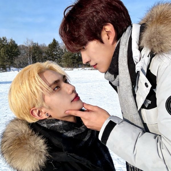 没人觉得黄铉辰和金虔佑这对 cp特别神圣吗？从长相来看就很相配 同样都是雪貂塑 