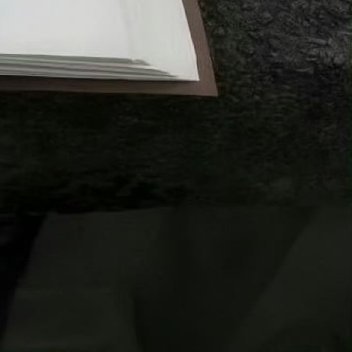 真正有价值的事情，都不是轻松舒服就能完成的。那些沉寂的寂静，不眠的星光，清醒的克
