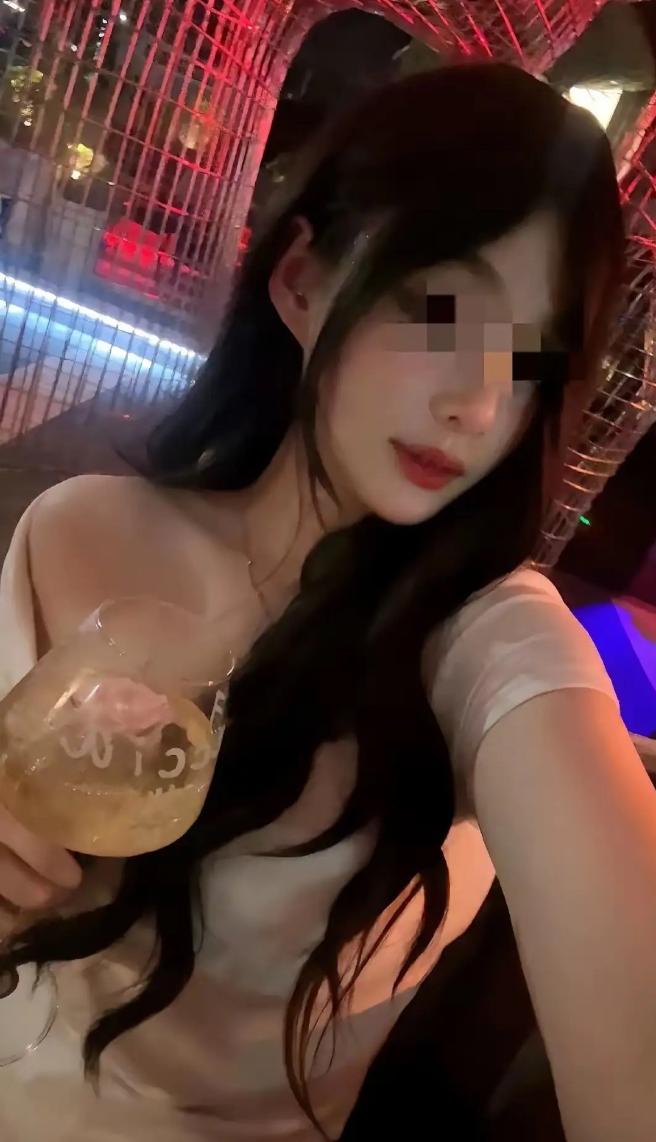 深圳龙岗发生的一起悲剧，一条年仅15岁的鲜活生命，本该坐在初中课堂里读书成长，却