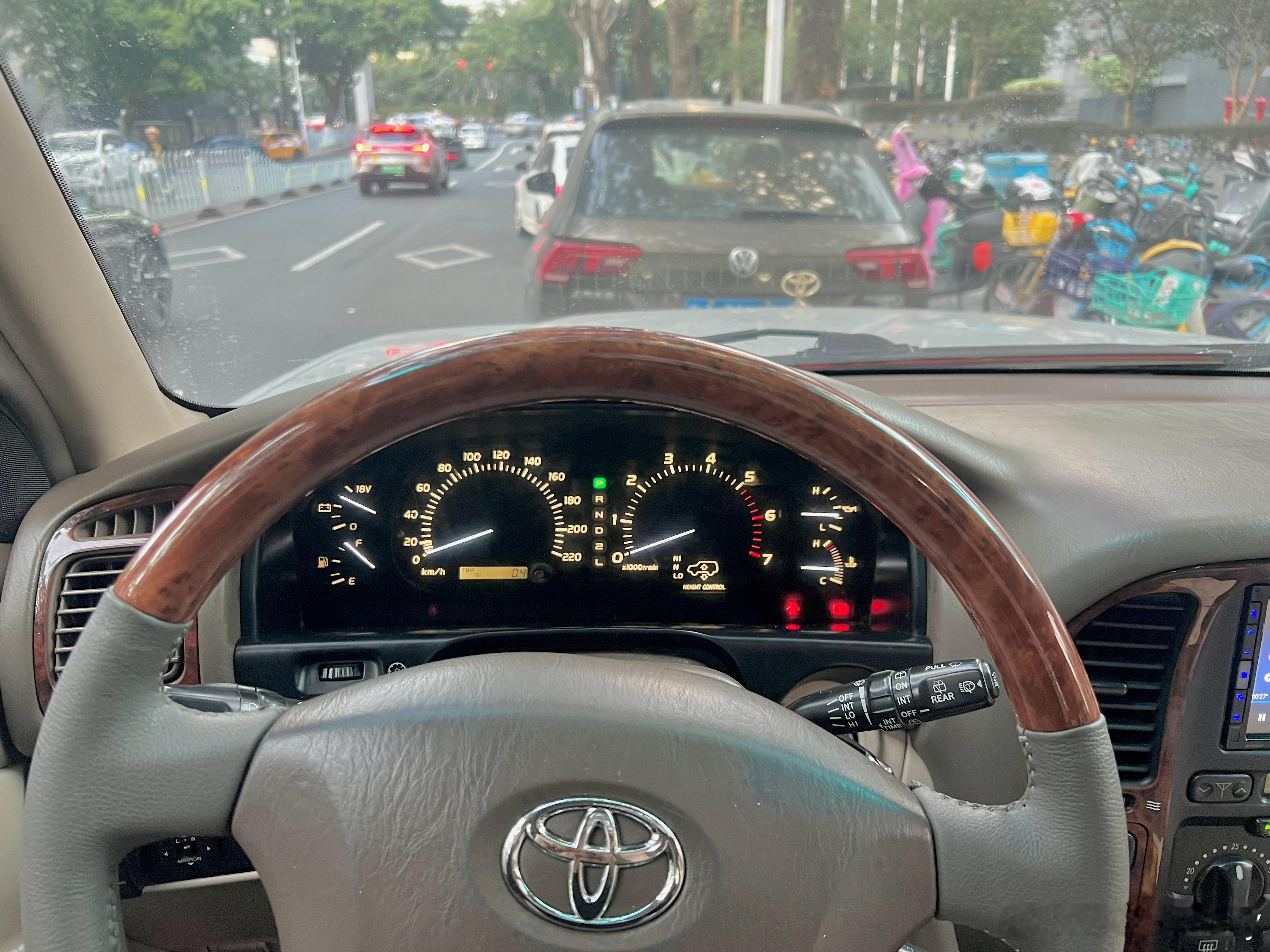 最后找到原因了，是转速表坏了，其他都是好的，问了几家，修一下得几百块，也不便宜，