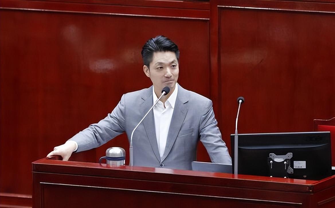 不选2028！蒋万安今早承诺做满四年任期
台北市长蒋万安20日在政论节目《新闻面