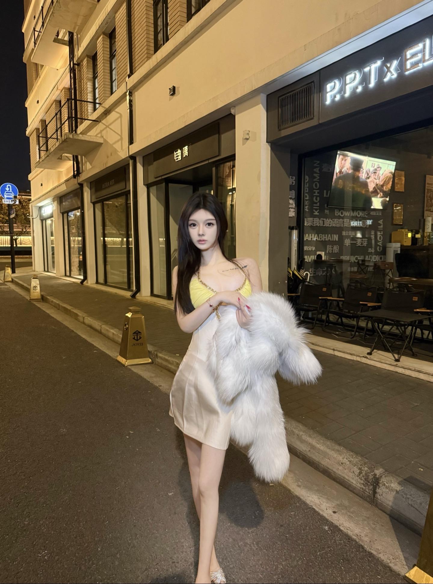 说好一起养小狗呢 原来是把我当小狗了