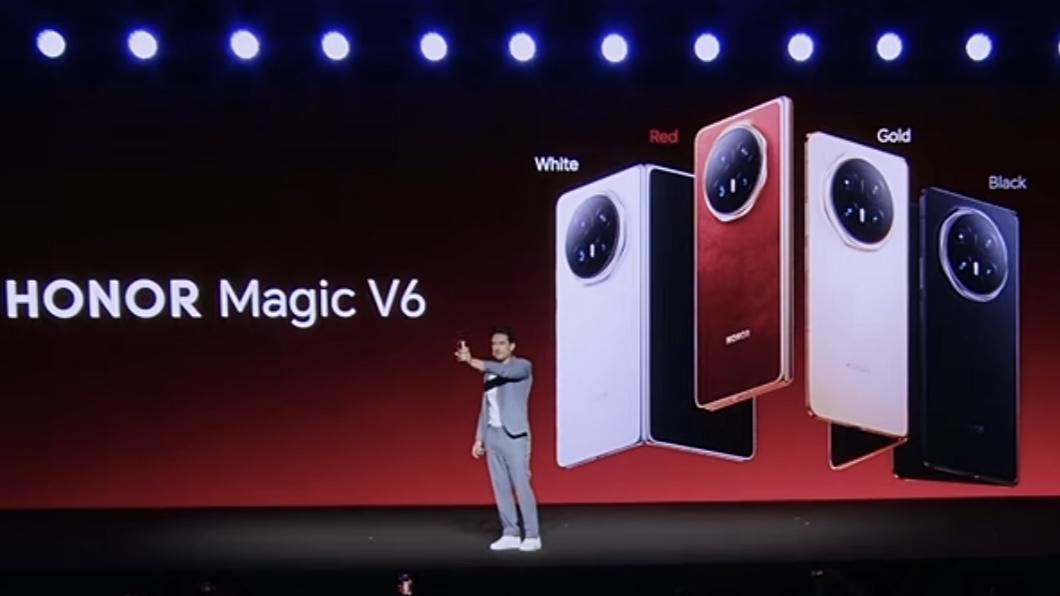 MWC 2026，超薄折叠屏旗舰荣耀Magic V6正式在海外发布，机器人手机R