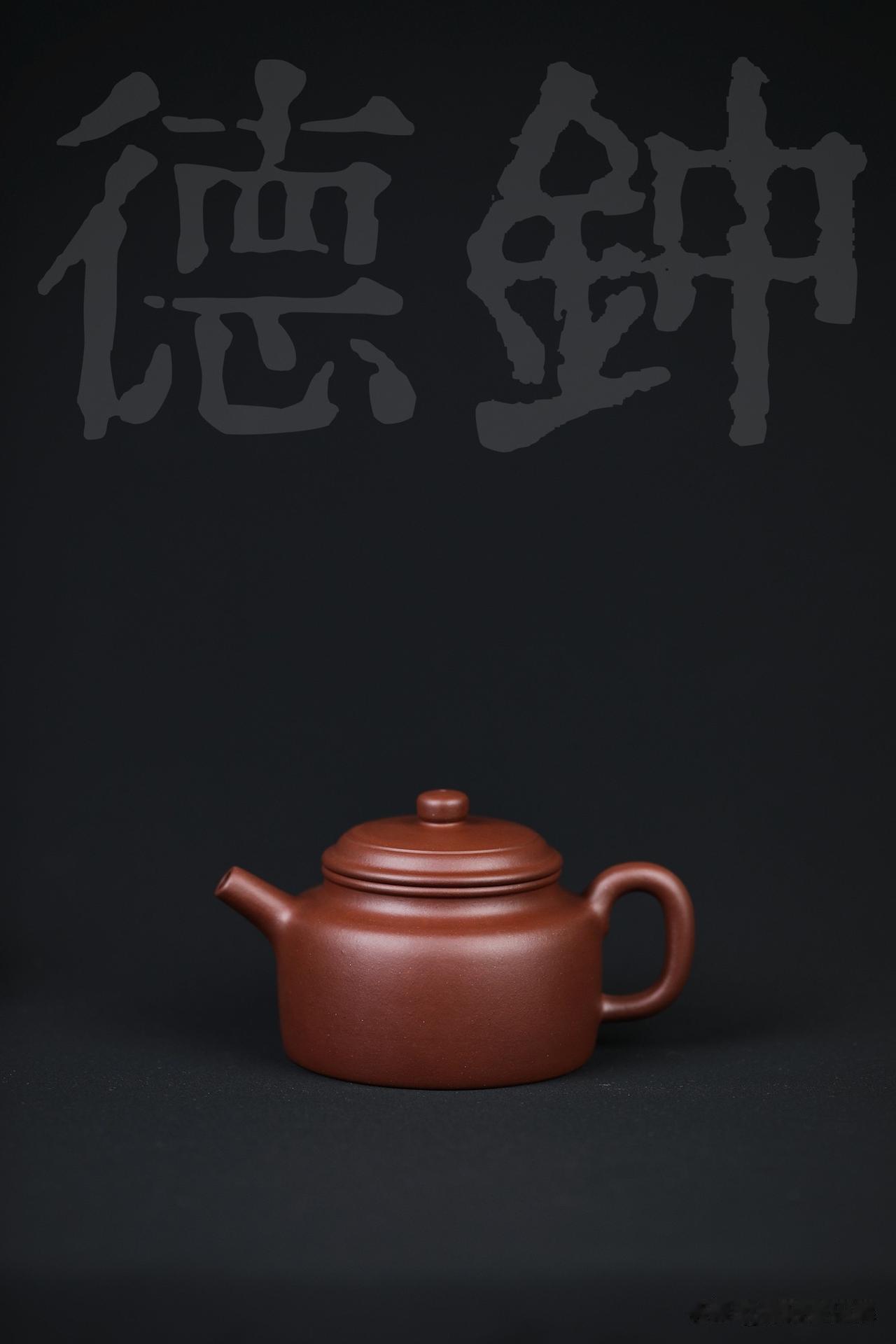 紫砂壶到底什么泥料最好？行家一席话点醒梦中人
“老板，我就想买把最好的壶，你说什