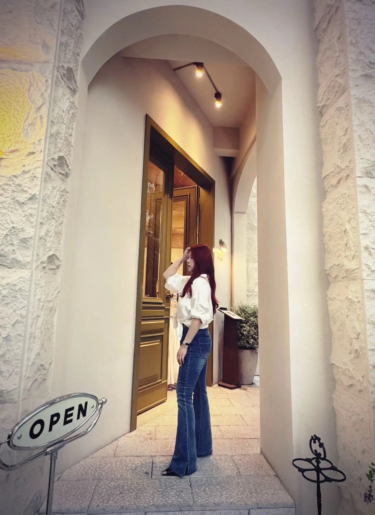 我是一个渴望野性与自由  却又想要安稳踏实的疯子