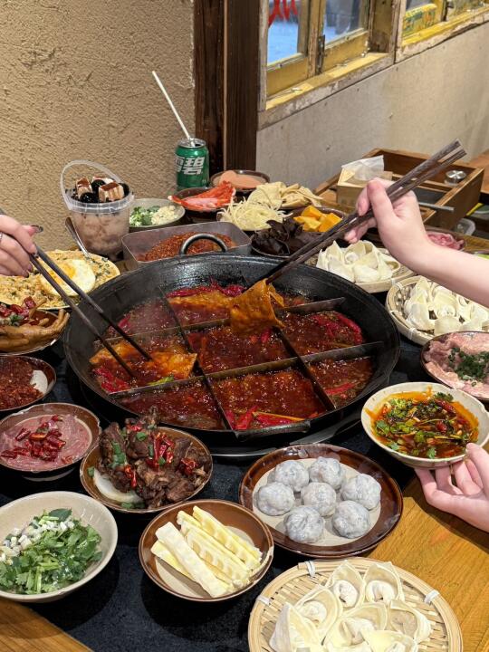 洪崖洞这家火锅，我能炫一辈子！