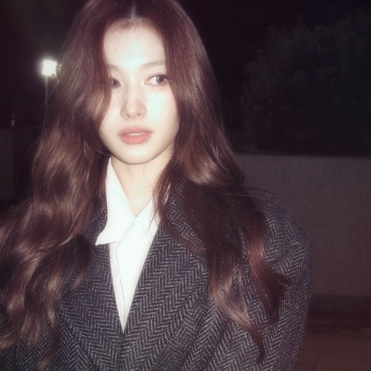 在村上春树的第29页 夹进一枚生日书签-凑崎纱夏｜头像分享｜韩系｜氛围感｜ins