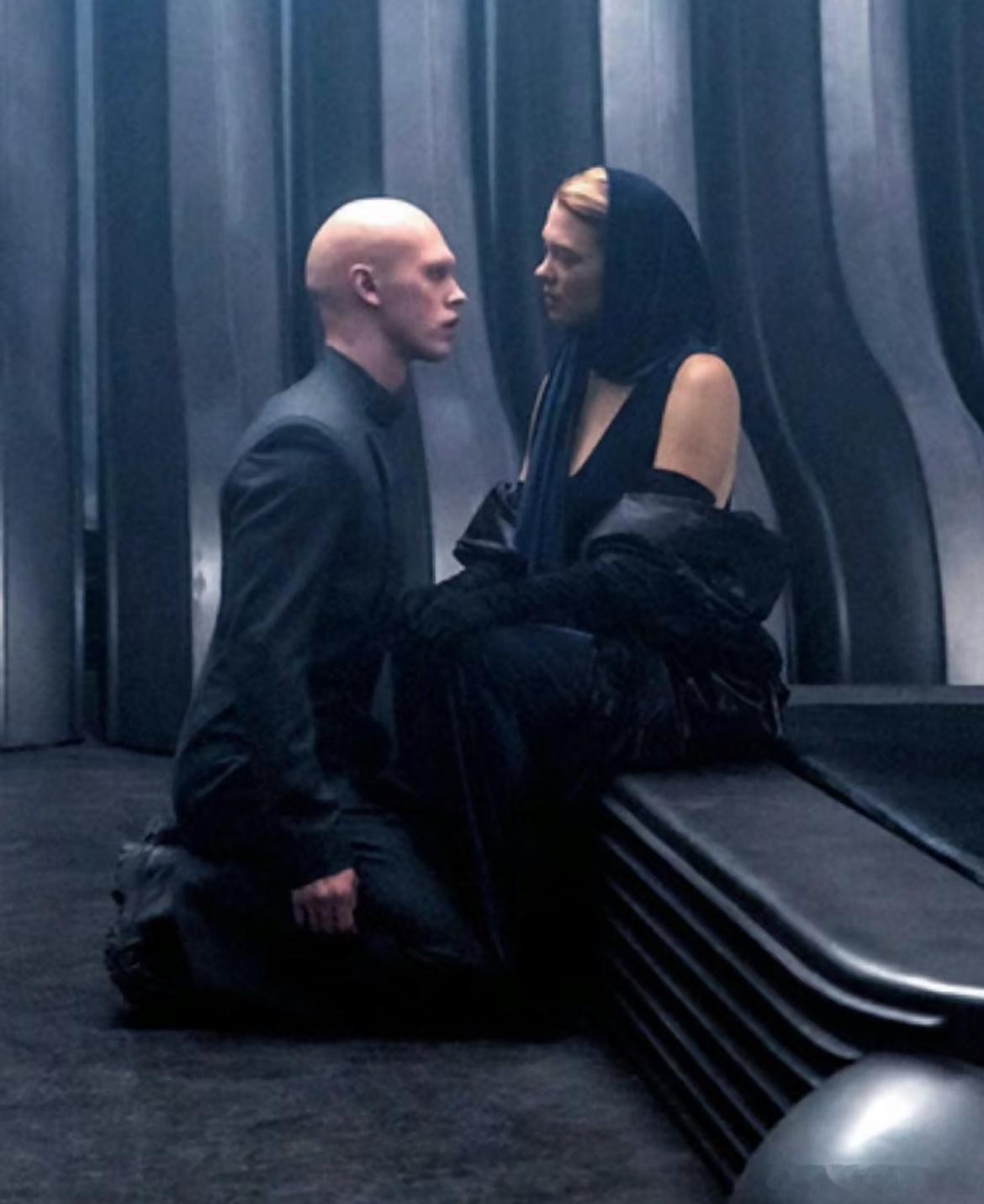 沙丘版思慕[羞嗒嗒]“kneel”“他喜欢疼痛”外人面前大沙四方，目中无人，可怕