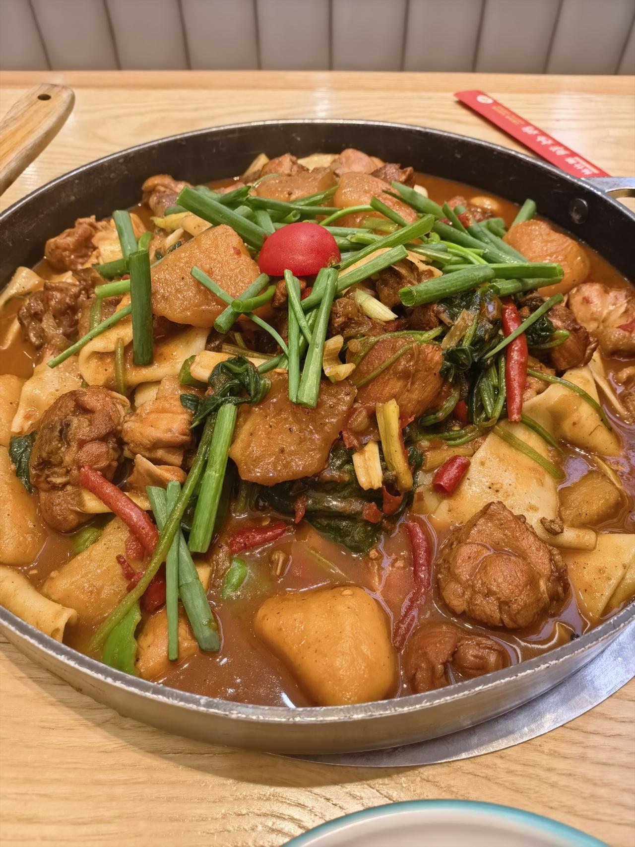 有一位邻县大哥来韩城，准备过五一。告诉我他的玩法，准备用一个月时间，吃遍韩城市场