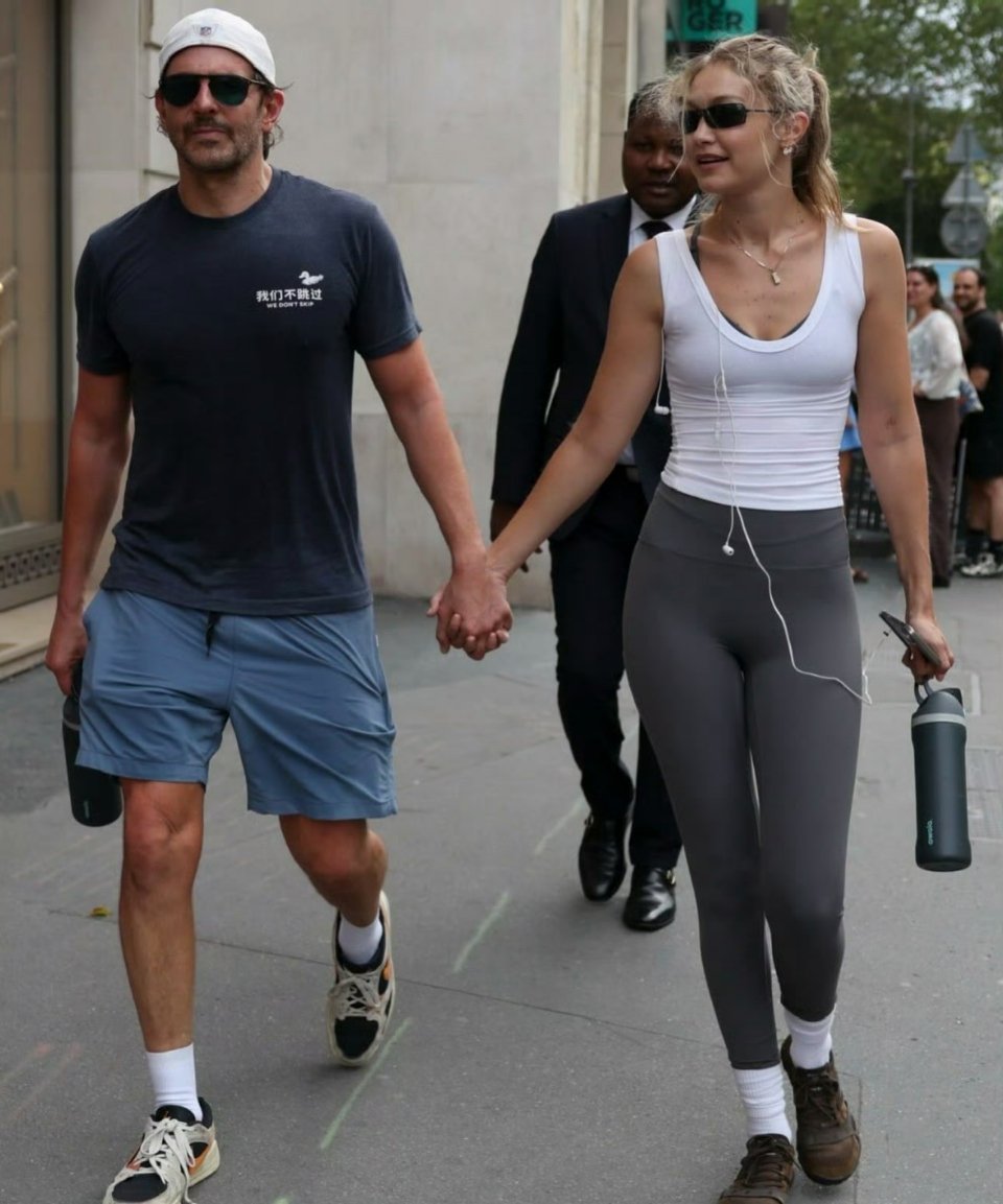 Gigi库珀订婚两人手上戒指引发订婚传闻，说不定是普通情侣对戒💍GigiHad