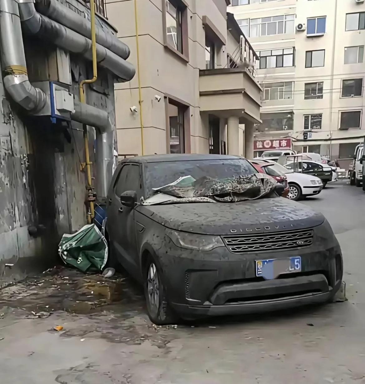 这车得值多少钱啊，感觉好浪费[捂脸]