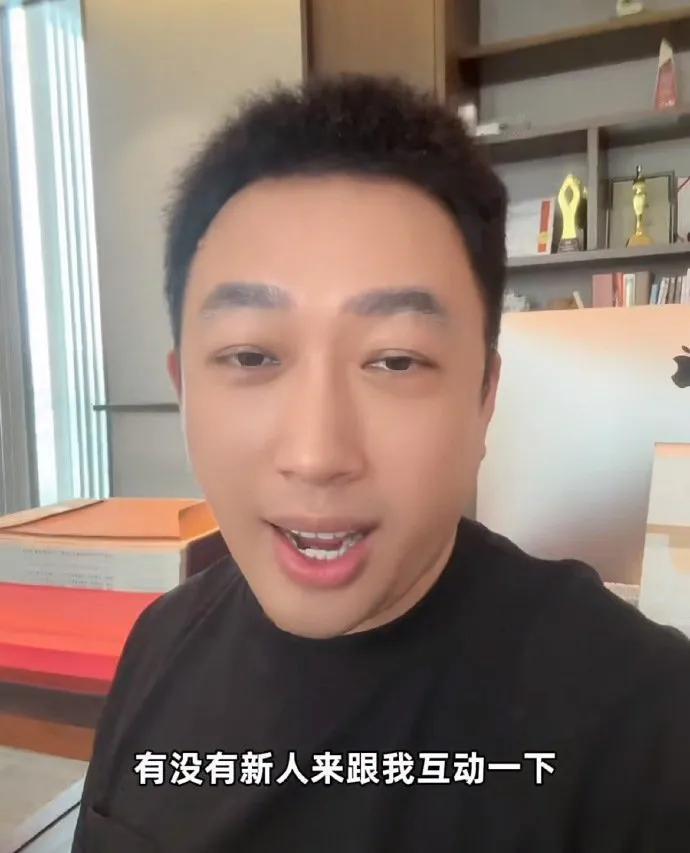 于妈又搞新花样，闲鱼招募素人演员！这跨界操作，乍一看还以为是玩笑。在竞争激烈的娱