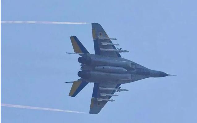 图文：R=73空空导弹短缺，乌空军米格-29战机被迫使用七十年代设计的R-60空