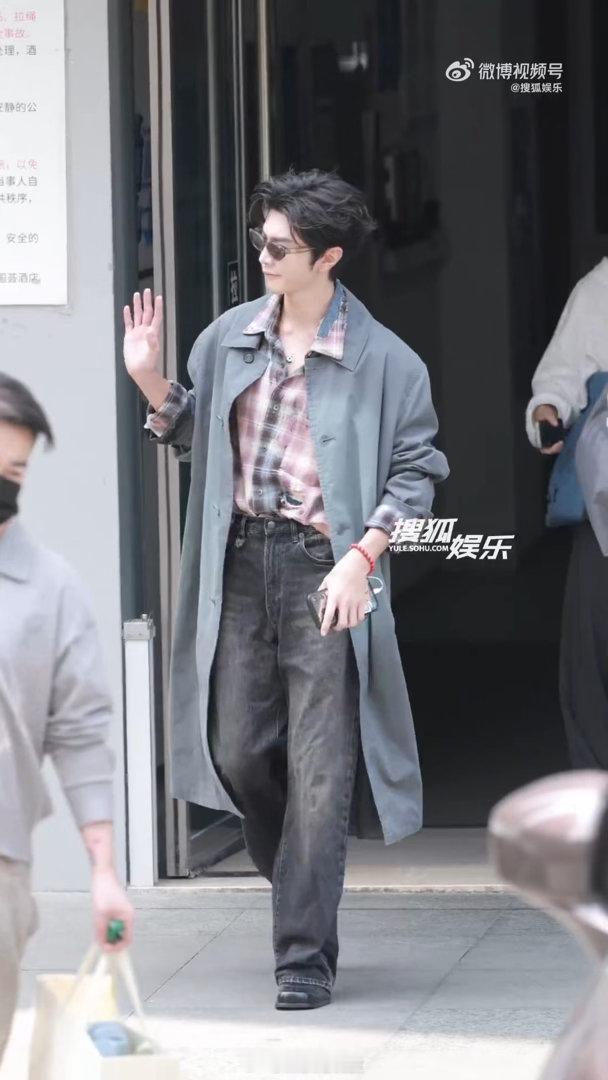 陈哲远张婧仪Hi6上班你好星期六温柔又亮眼的组合，同框氛围感拉满，让人忍不住狠狠