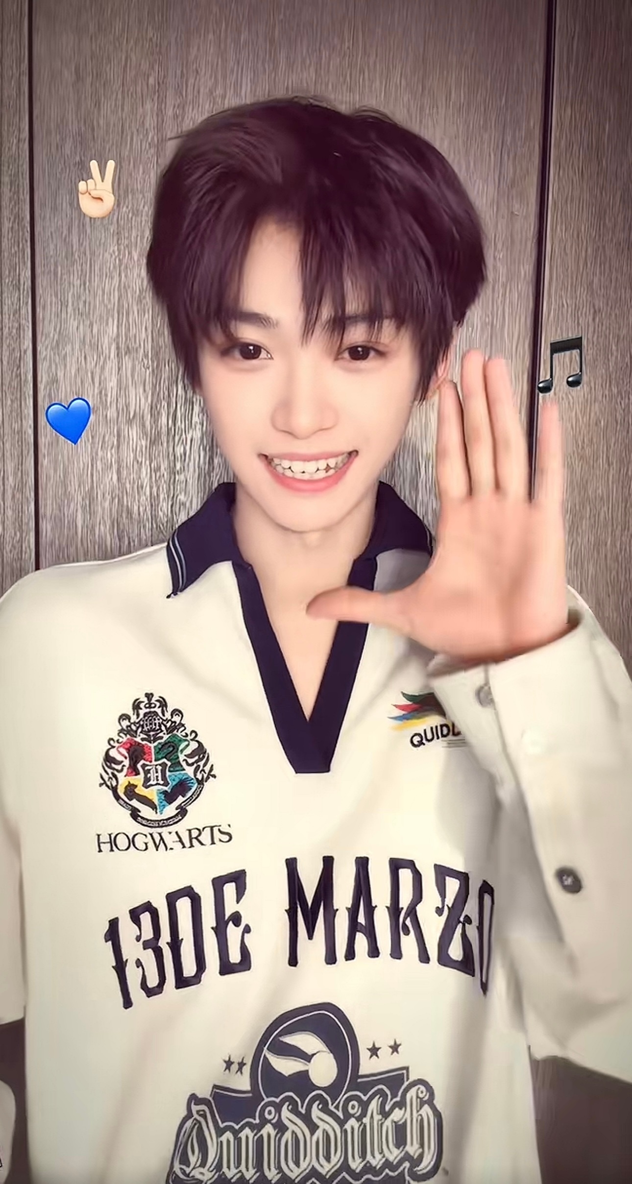 梓渝梓渝情深深雨濛濛上线"追寻自由与浪漫,遥赴一场相思"𝑷𝒖𝒓𝒔𝒖𝒆