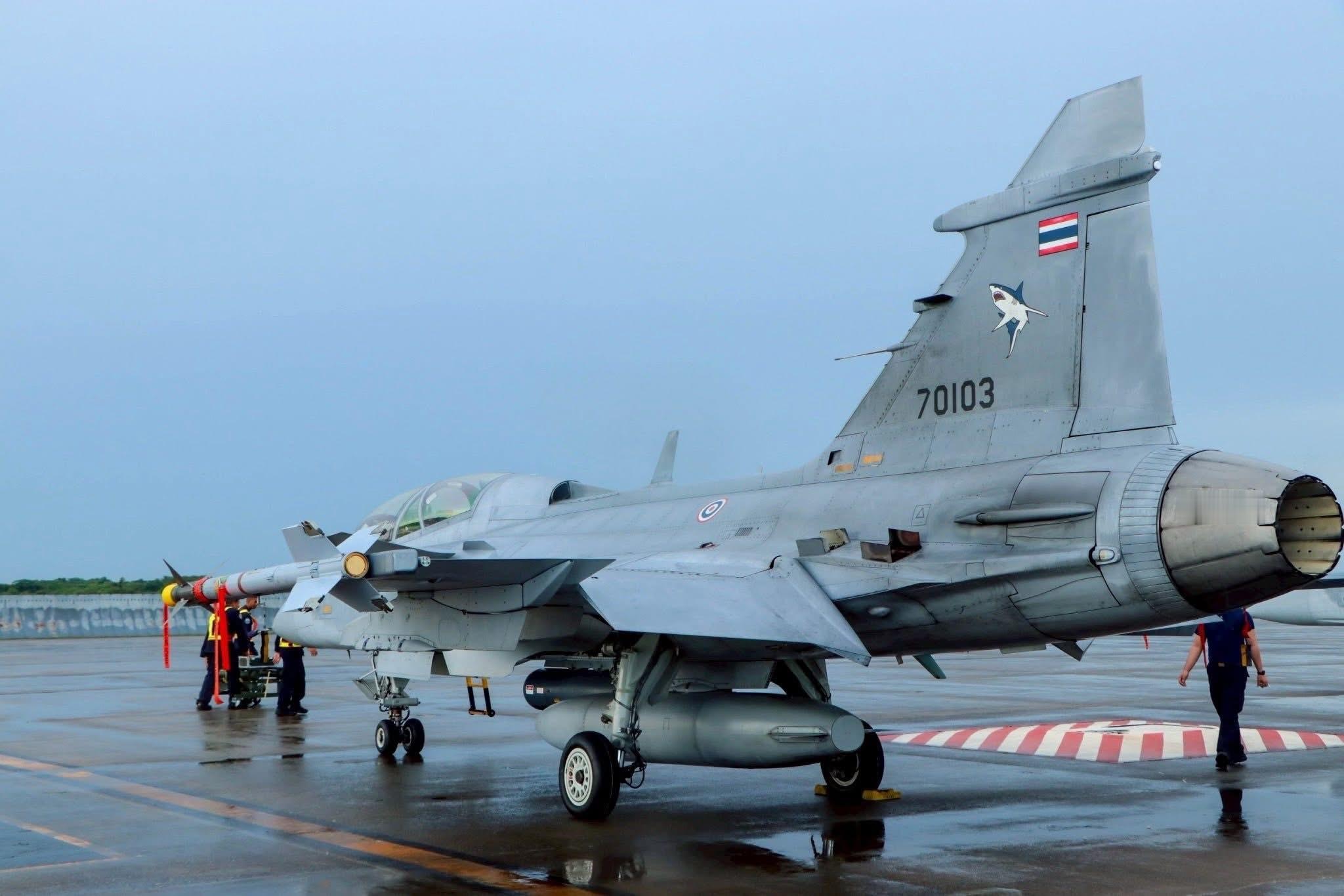 泰国空军（RTAF）挂弹打弹训练图第701中队鹰狮 今日鹰狮 第403中队F16