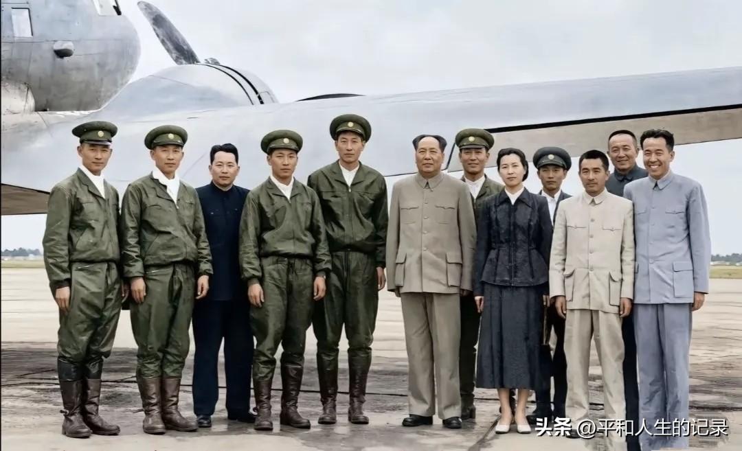 1956年5月，广州白云机场。