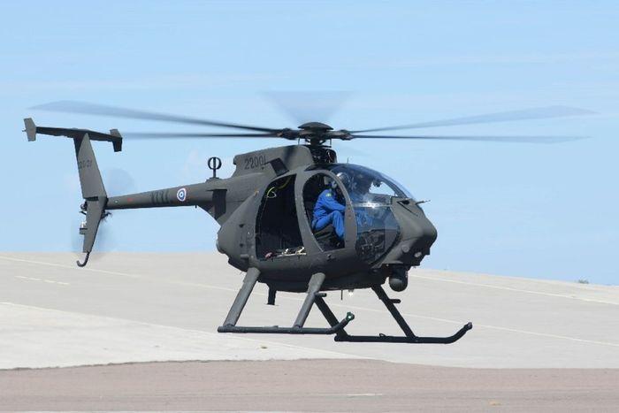 泰国花重金买的 AH-6I 直升机，居然还敢吹成是丛林反恐神器？说句实话，这种单