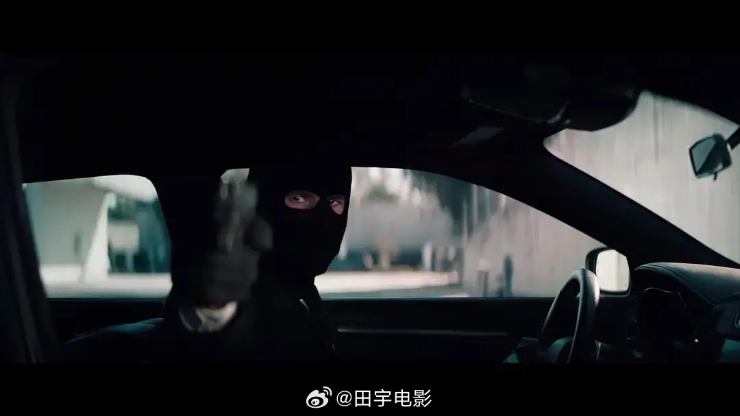 洛杉矶劫案（2026），春节过后看的第一部电影《洛杉矶劫案》，影院虽然没有春节那