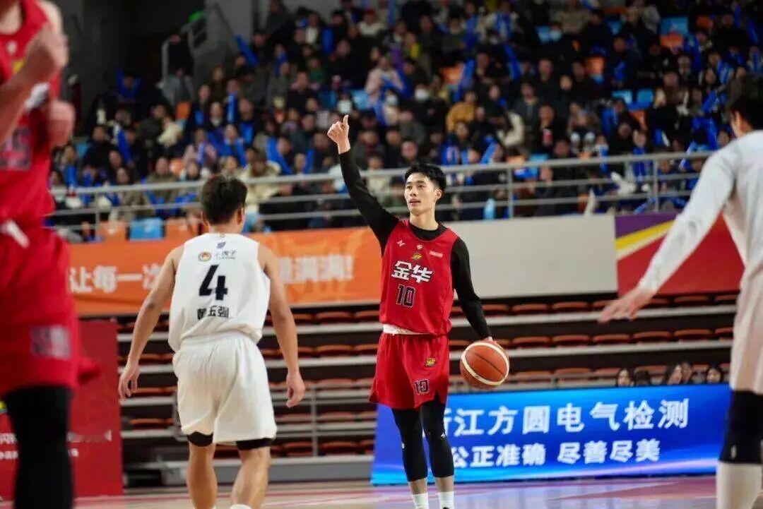 权威分析台州与金华队剩余的所有可能，双方各剩两场比赛，理论上来说，台州更有优势，