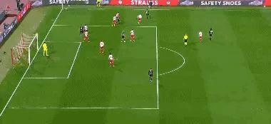 天王盖地虎，唯我大吉鲁，这老妖倾城啊？实在是有点过分了。

开场闪击，他连跳都没