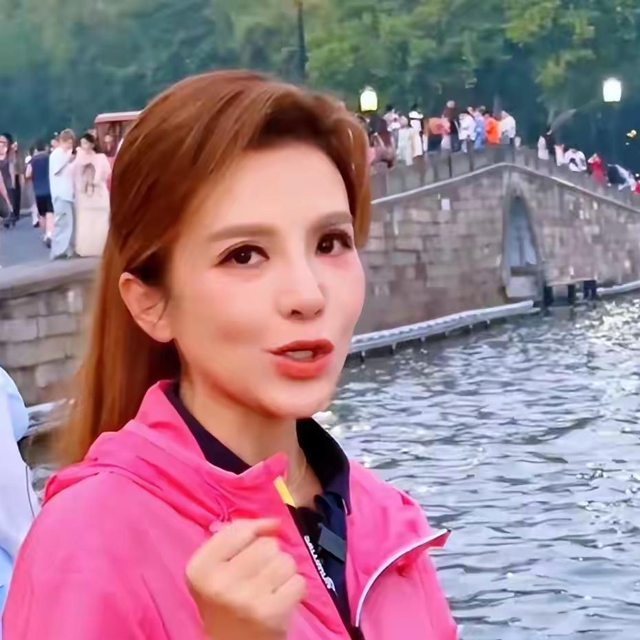 你能想象吗？曾经在病房与病魔抗争的朱迅，如今不仅活跃在大众视野，还出现在高原救人