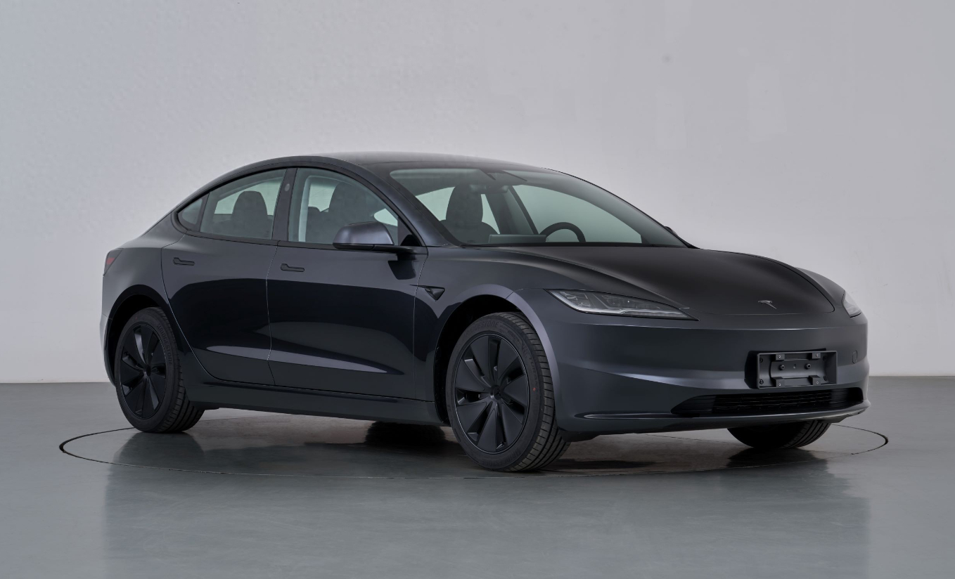 特斯拉Model 3后驱长续航版的实车曝光配备78.4千瓦时电池组续航里程最高为