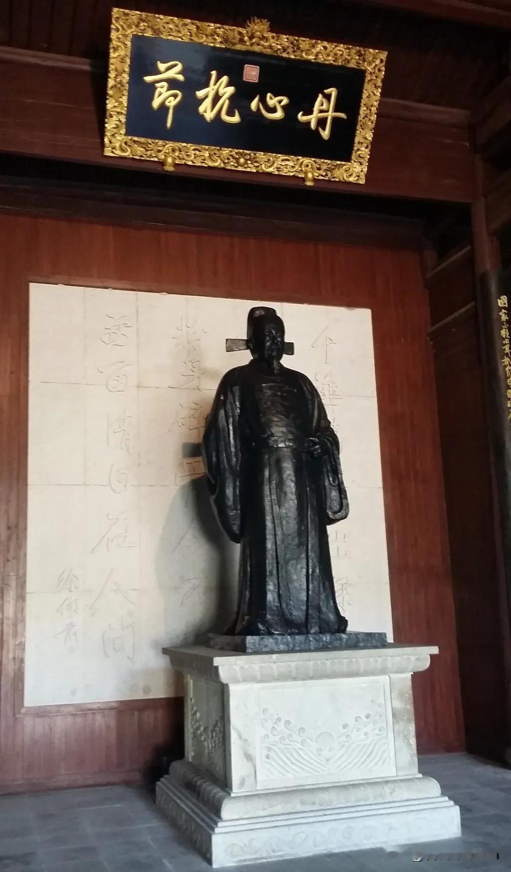 1457 年，于谦被砍头后，锦衣卫去抄家啥也没抄到！正失望呢，突然发现有间小屋门