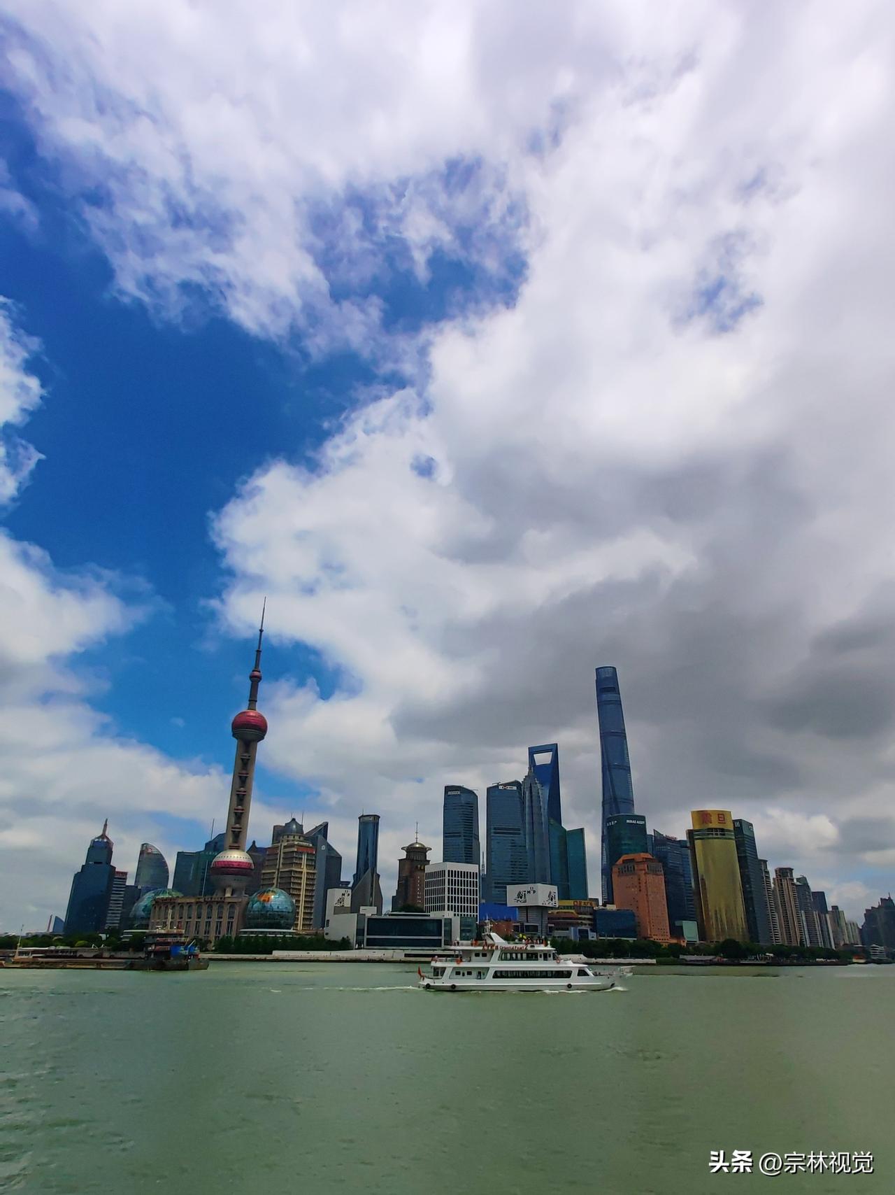 可以分享一张你拍的天空美照吗外滩风云